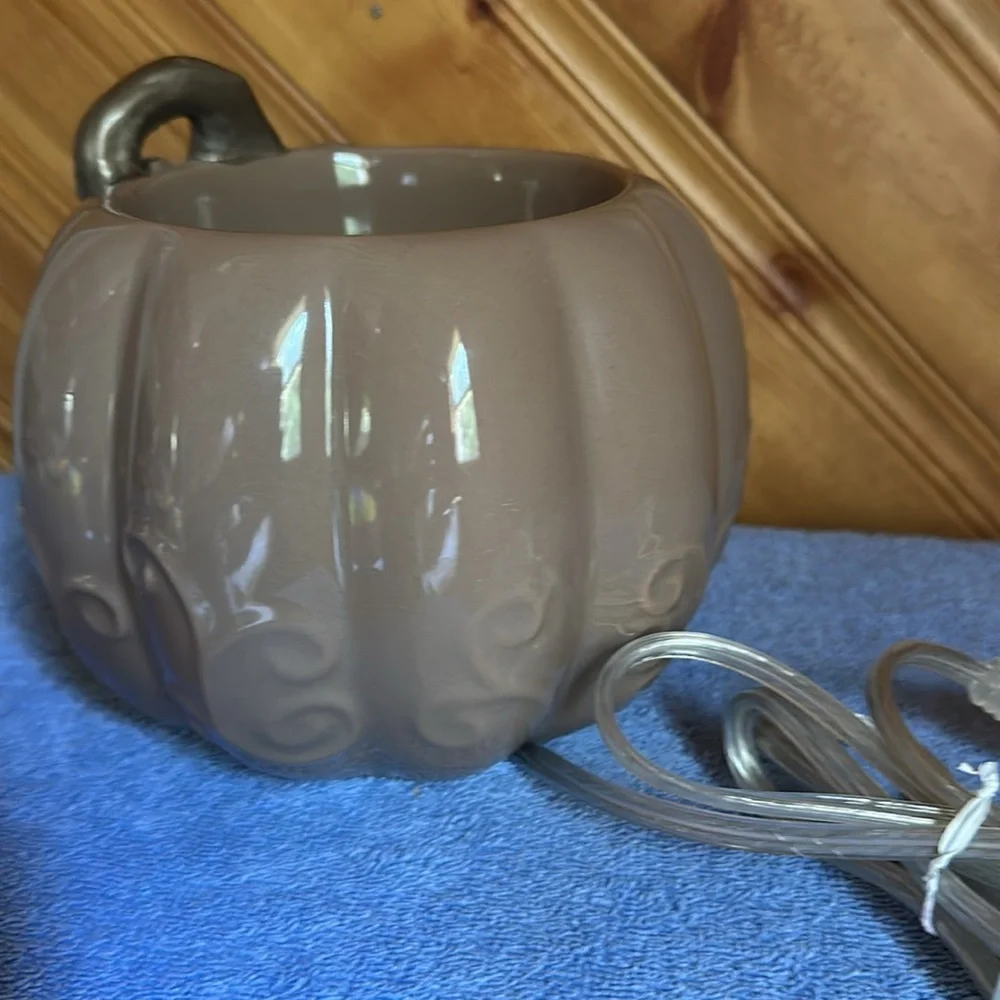 Yankee Candle Harvest Pumpkin Scenterpiece Meltcup Wax Warmer